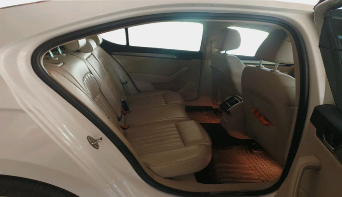 2016 Skoda Superb STYLE 2.0 TDI AT, Diesel, Automatic, 92,305 km, interior