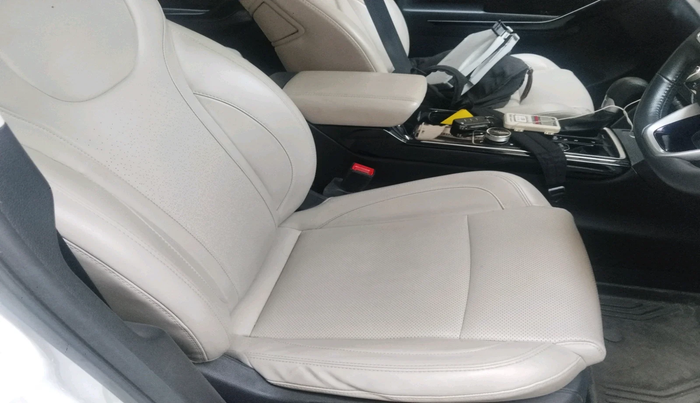 2023 Mahindra XUV700 AX 7 LUXURY D AT 7 STR, Diesel, Automatic, 61,214 km, interior