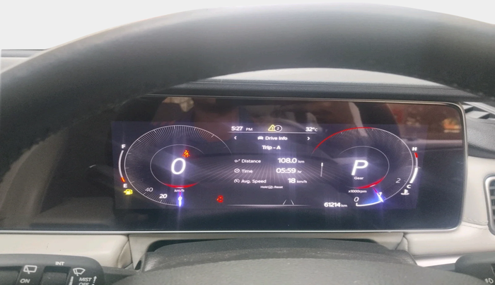 2023 Mahindra XUV700 AX 7 LUXURY D AT 7 STR, Diesel, Automatic, 61,214 km, interior