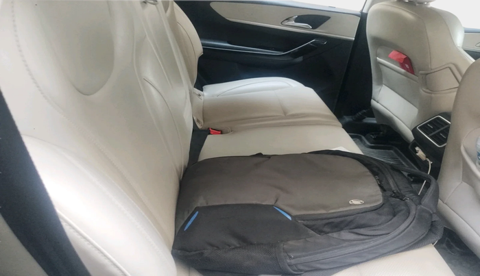 2023 Mahindra XUV700 AX 7 LUXURY D AT 7 STR, Diesel, Automatic, 61,214 km, interior