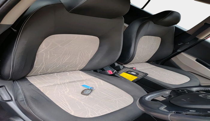 2016 Hyundai Grand i10 ASTA (O) AT 1.2 KAPPA VTVT, Petrol, Automatic, 1,04,376 km, interior