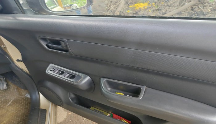 2010 Maruti Swift Dzire LXI, Petrol, Manual, 3,66,140 km, interior