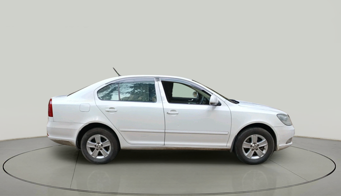 2011 Skoda Laura AMBIENTE 2.0 TDI CR MT, Diesel, Manual, 1,30,988 km, exterior