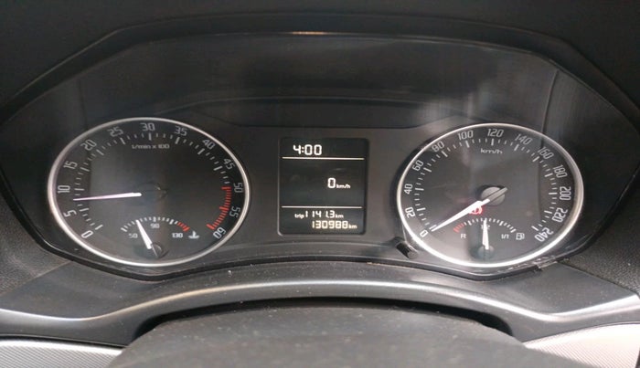 2011 Skoda Laura AMBIENTE 2.0 TDI CR MT, Diesel, Manual, 1,30,988 km, interior