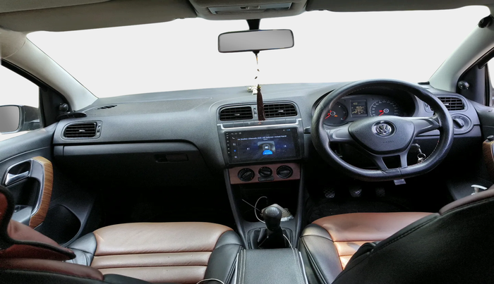 2016 Volkswagen Polo COMFORTLINE 1.5L, Diesel, Manual, 97,855 km, interior