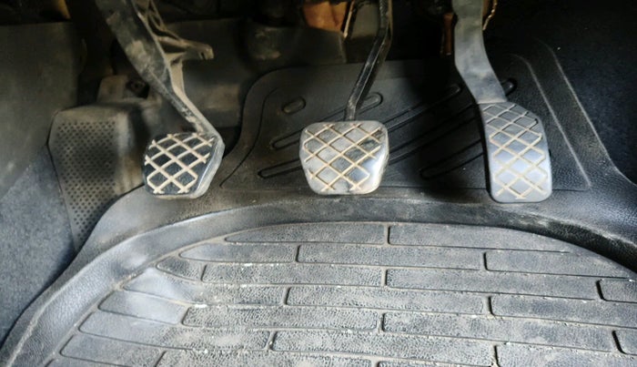 2016 Volkswagen Polo COMFORTLINE 1.5L, Diesel, Manual, 97,855 km, interior