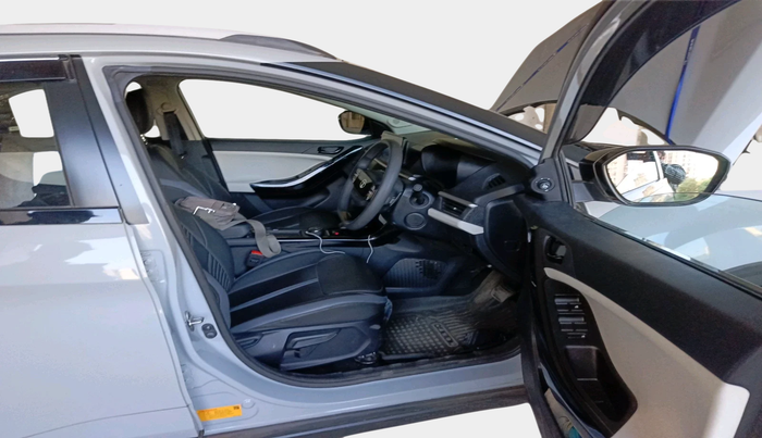 2025 Tata NEXON CREATIVE 1.2 REVOTRON 7 DCA, Petrol, Automatic, 1,087 km, interior