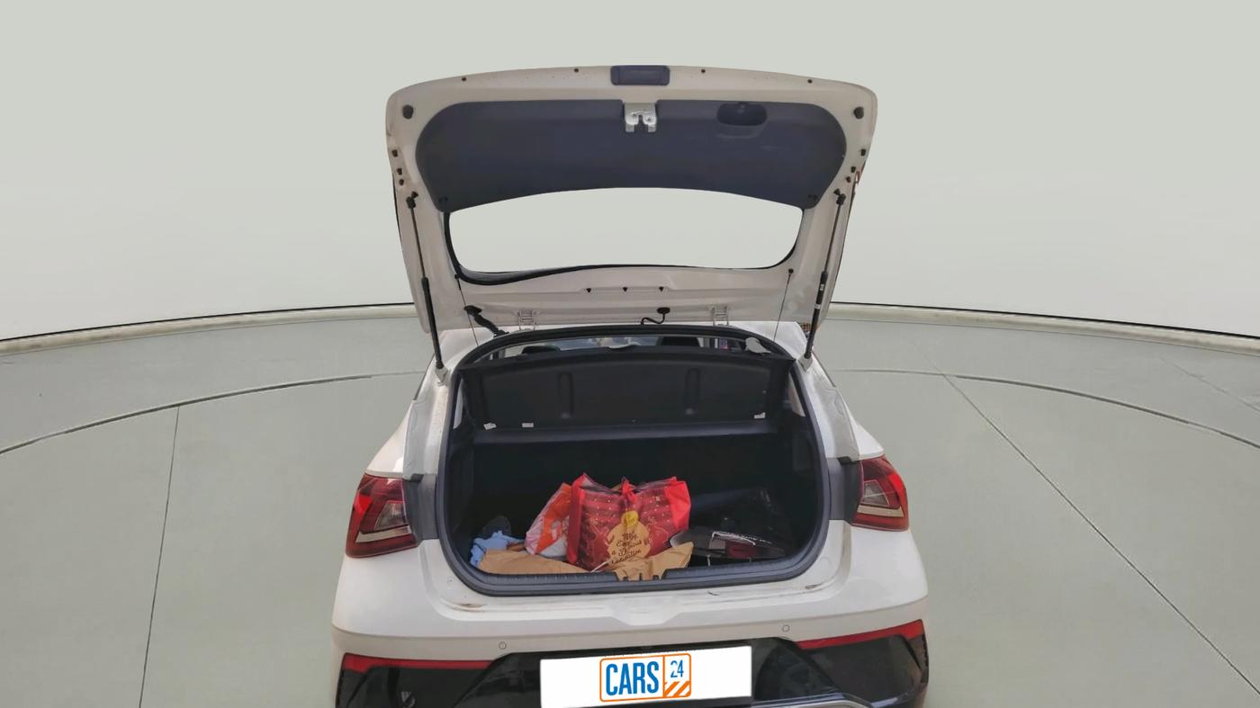 2024 Hyundai NEW I20 ASTA (O) 1.2 IVT, Petrol, Automatic, 13,410 km, exterior