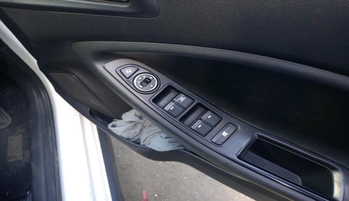 2017 Hyundai i20 Active 1.2 SX, Petrol, Manual, 30,908 km, interior