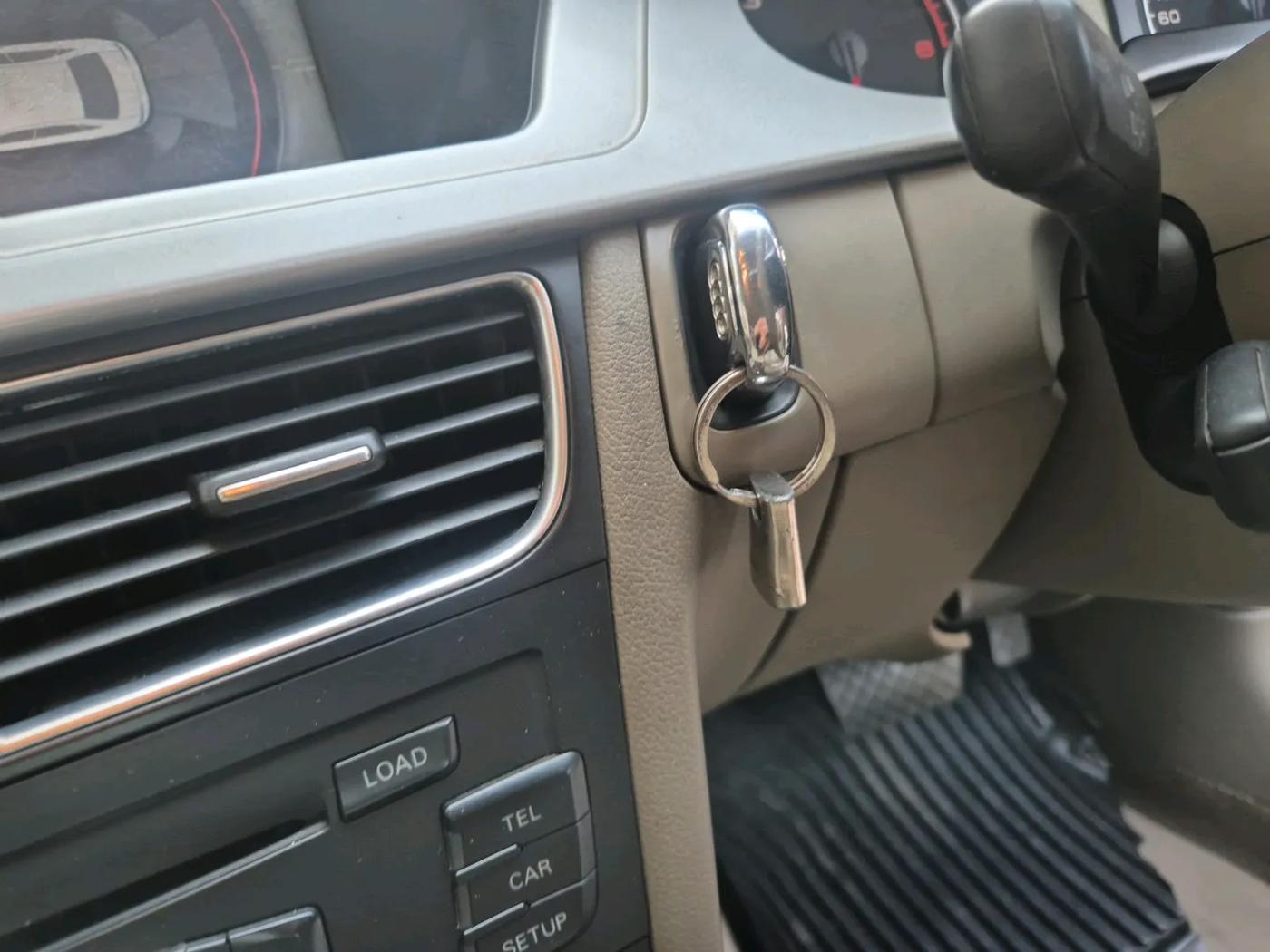 2011 Audi A4 2.0 TDI, Diesel, Automatic, 93,200 km, interior