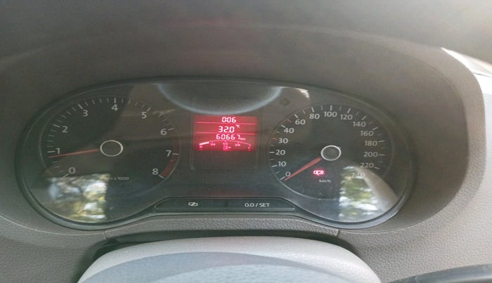 2011 Volkswagen Vento TRENDLINE 1.6, Petrol, Manual, 60,667 km, interior