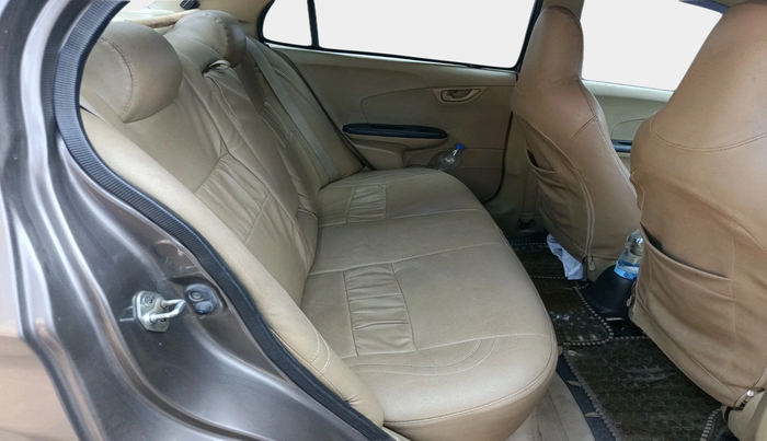 2014 Honda Amaze 1.2L I-VTEC S, Petrol, Manual, 1,21,552 km, interior