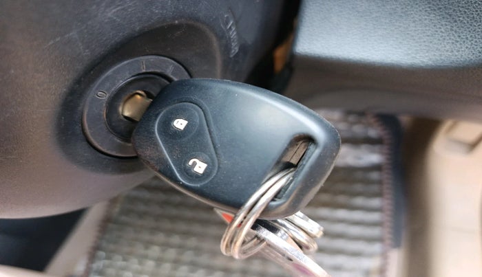 2014 Honda Amaze 1.2L I-VTEC S, Petrol, Manual, 1,21,552 km, interior