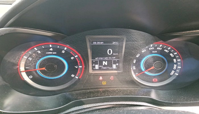 2021 Mahindra XUV300 W8 (O) 1.2 PETROL AMT, Petrol, Automatic, 74,877 km, interior