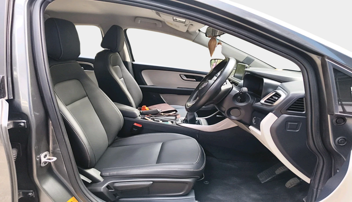 2022 Tata ALTROZ XZ PLUS PETROL, Petrol, Manual, 10,533 km, interior