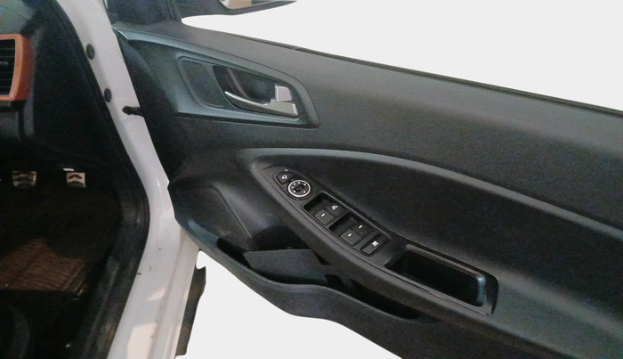 2017 Hyundai i20 Active 1.2 S, Petrol, Manual, 29,702 km, interior