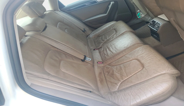 2011 Audi A4 2.0 TDI, Diesel, Automatic, 1,04,297 km, interior