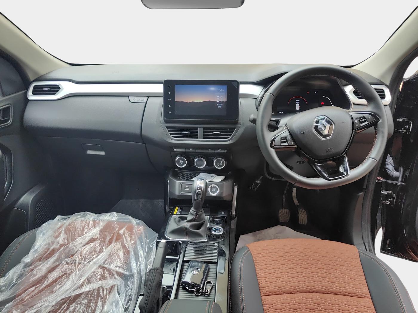 2024 Renault Kiger RXZ AMT, Petrol, Automatic, 2,750 km, interior
