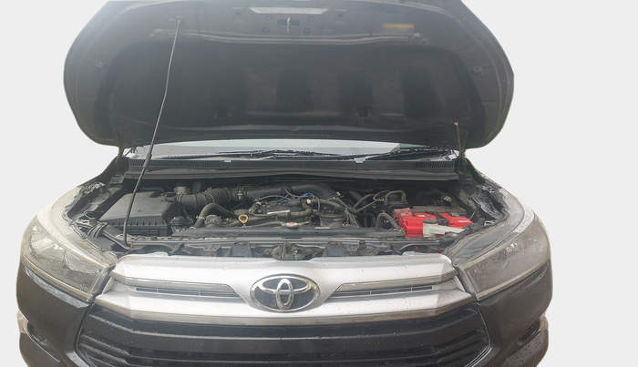 2017 Toyota Innova Crysta 2.7 GX 8 STR, Petrol, Manual, 65,920 km, exterior