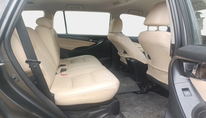 2017 Toyota Innova Crysta 2.7 GX 8 STR, Petrol, Manual, 65,920 km, interior