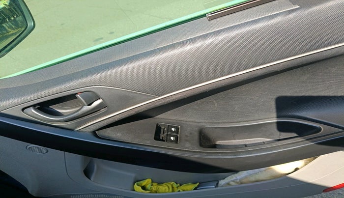 2018 Tata NEXON XE PETROL, Petrol, Manual, 1,10,436 km, interior