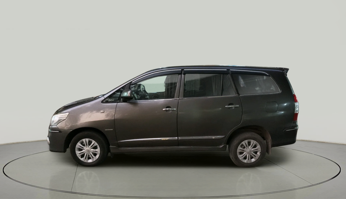 2015 Toyota Innova 2.5 GX 8 STR, Diesel, Manual, 2,15,000 km, exterior