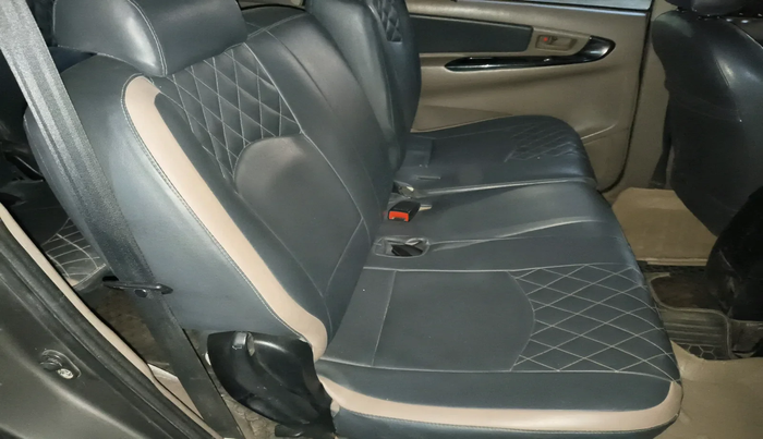 2015 Toyota Innova 2.5 GX 8 STR, Diesel, Manual, 2,15,000 km, interior