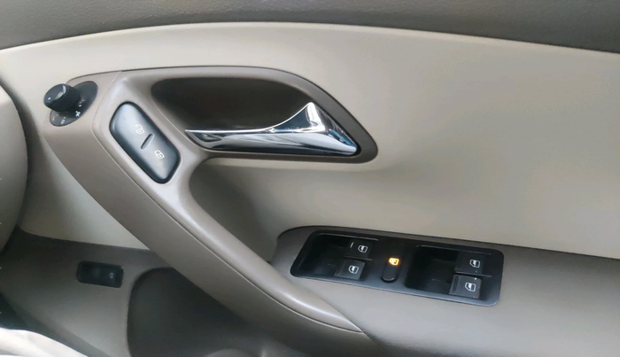 2012 Skoda Rapid ELEGANCE 1.6 MPI MT, Petrol, Manual, 58,608 km, interior