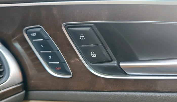 2013 Audi A6 2.0 TDI PREMIUM PLUS, Diesel, Automatic, 1,53,424 km, interior