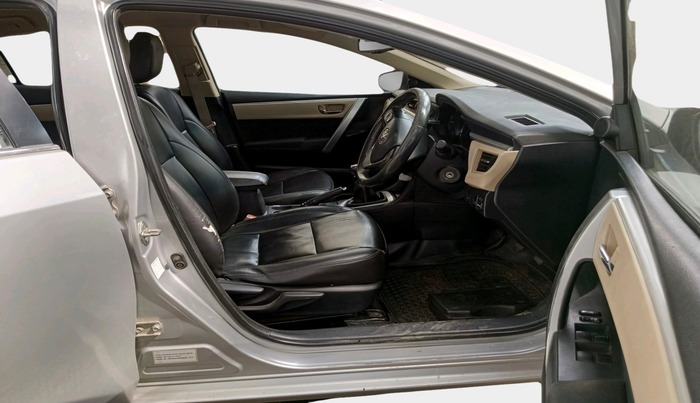2015 Toyota Corolla Altis G PETROL, Petrol, Manual, 1,08,045 km, interior