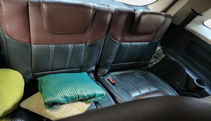 2012 Mahindra XUV500 W8, Diesel, Manual, 1,02,945 km, interior