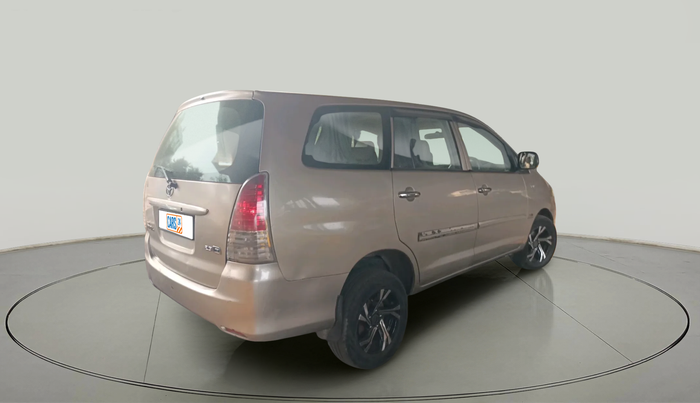 2011 Toyota Innova 2.5 G4 8 STR, Diesel, Manual, 1,57,827 km, exterior