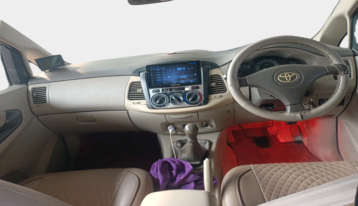 2011 Toyota Innova 2.5 G4 8 STR, Diesel, Manual, 1,57,827 km, interior