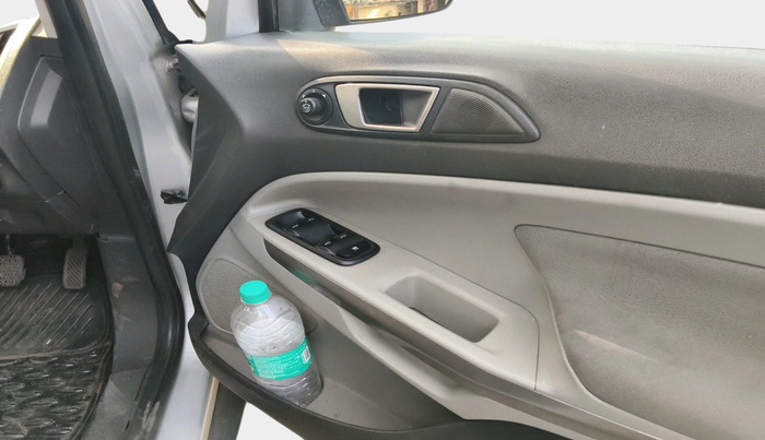 2013 Ford Ecosport TITANIUM 1.5L DIESEL, Diesel, Manual, 1,05,022 km, interior