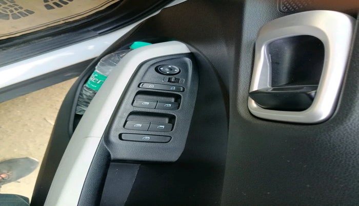 2023 Hyundai VENUE S 1.2, Petrol, Manual, 7,012 km, interior