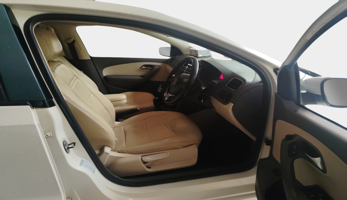 2011 Volkswagen Vento HIGHLINE 1.6 MPI, Petrol, Manual, 96,868 km, interior