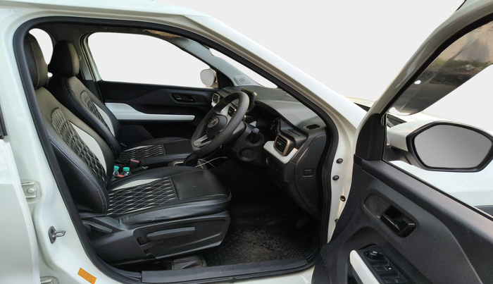 2022 Tata PUNCH ACCOMPLISHED MT, Petrol, Manual, 40,720 km, interior