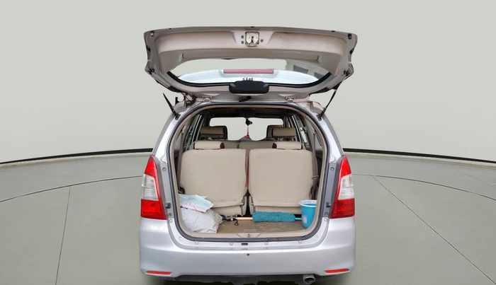 2012 Toyota Innova GX 2.5 8 STR, Diesel, Manual, 1,94,596 km, exterior