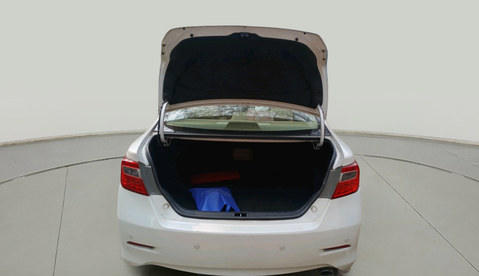 2014 Toyota Camry 2.5L AT, Petrol, Automatic, 1,24,622 km, exterior