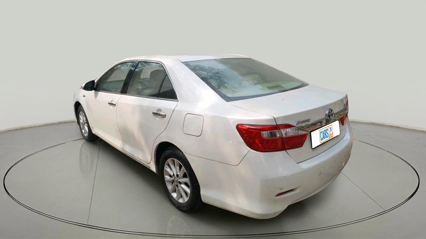 2014 Toyota Camry 2.5L AT, Petrol, Automatic, 1,24,653 km, exterior