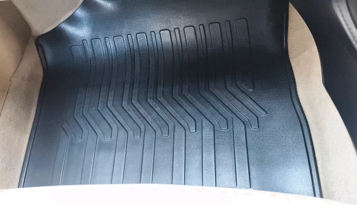 2018 Toyota YARIS J CVT, Petrol, Automatic, 1,08,784 km, interior