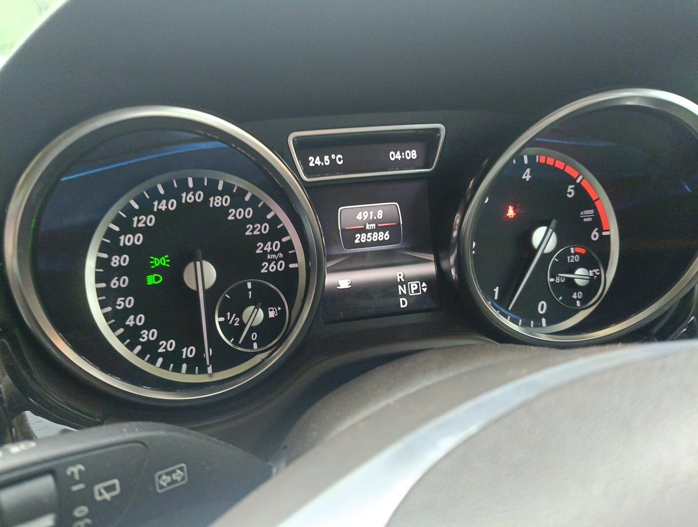 2012 Mercedes Benz Ml Class 250 CDI, Diesel, Automatic, 2,85,886 km, interior