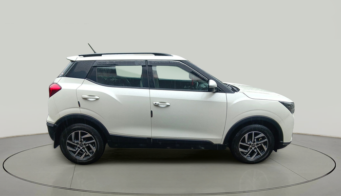 2023 Mahindra XUV300 W8 (O) 1.5 DIESEL, Diesel, Manual, 30,953 km, exterior
