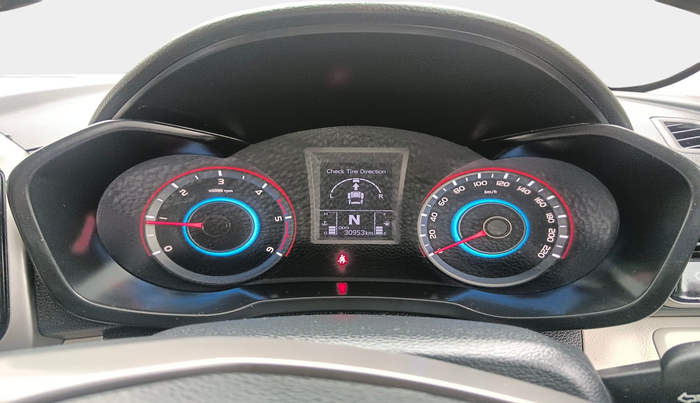 2023 Mahindra XUV300 W8 (O) 1.5 DIESEL, Diesel, Manual, 30,953 km, interior