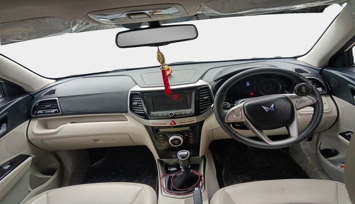 2023 Mahindra XUV300 W8 (O) 1.5 DIESEL, Diesel, Manual, 30,953 km, interior