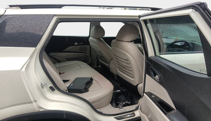 2023 Mahindra XUV300 W8 (O) 1.5 DIESEL, Diesel, Manual, 30,953 km, interior