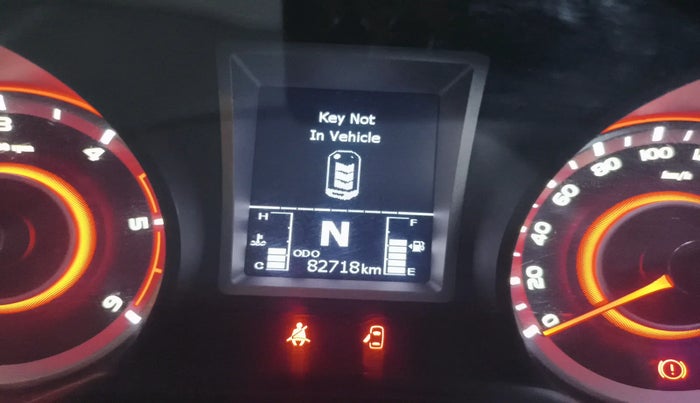 2022 Mahindra XUV300 W8 (O) 1.5 DIESEL AMT, Diesel, Automatic, 82,718 km, interior