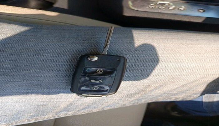 2011 Volkswagen Jetta HIGHLINE TDI AT, Diesel, Automatic, 1,08,573 km, interior