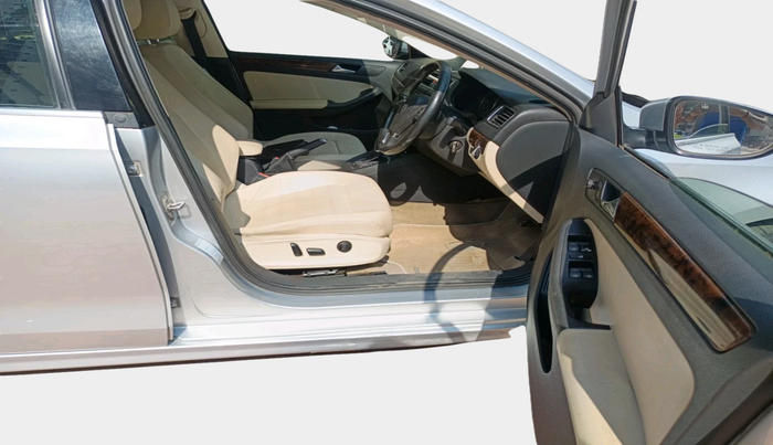 2011 Volkswagen Jetta HIGHLINE TDI AT, Diesel, Automatic, 1,08,573 km, interior