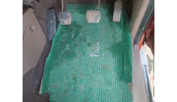 2012 Mahindra Xylo E9, Diesel, Manual, 2,16,011 km, interior